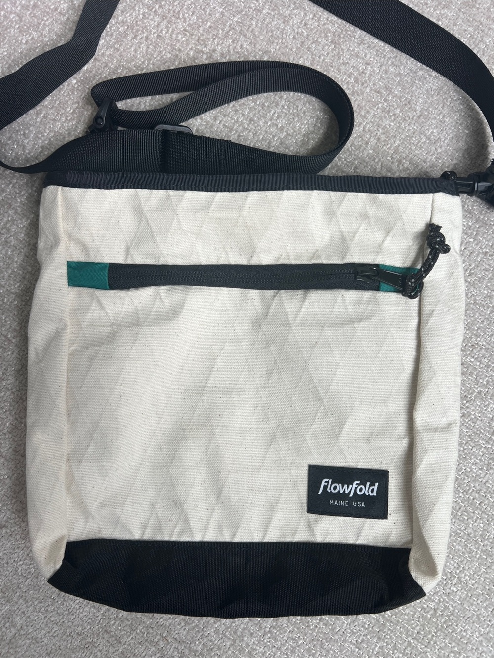 FLOWFOLD CROSSBODY BAG - LIKE NEW
